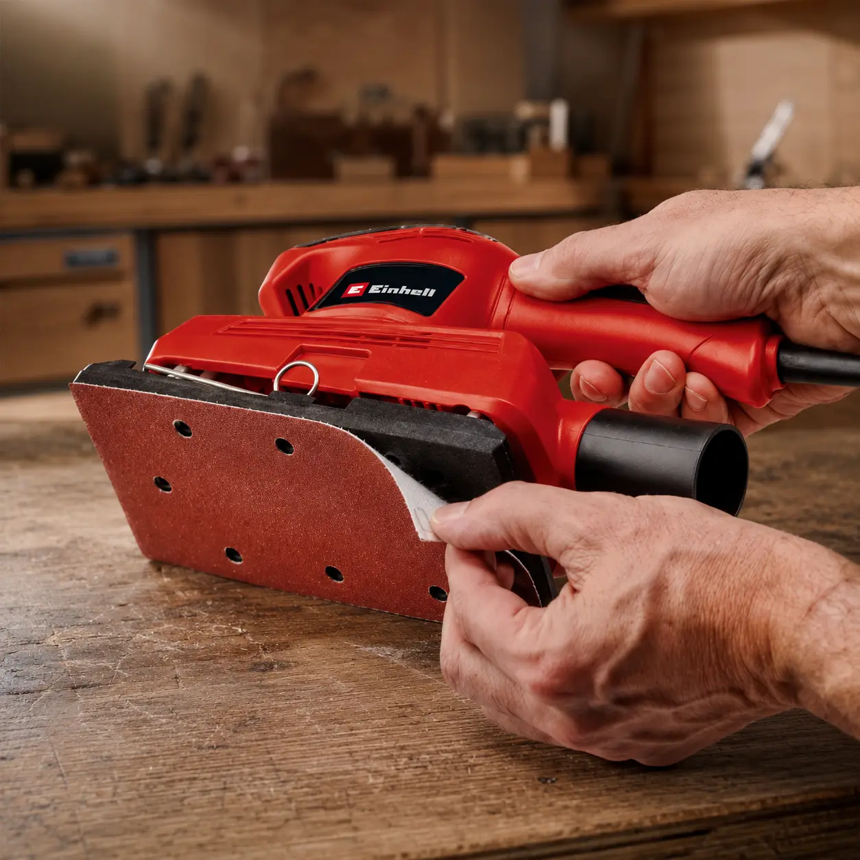 Einhell TC-OS 1520: lijadora orbital 1/3 de hoja con base 187&times;90 mm