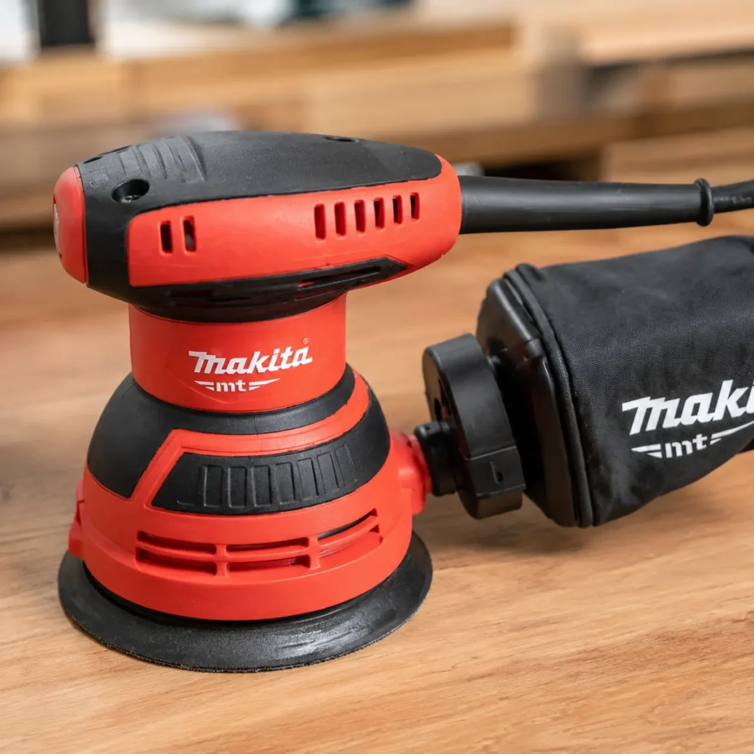 Cómo usar la Makita M9204 para lijar madera barnizada sin rayar